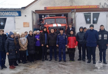 Необычные уроки: дни открытых дверей для школьников в пожарно-спасательных частях